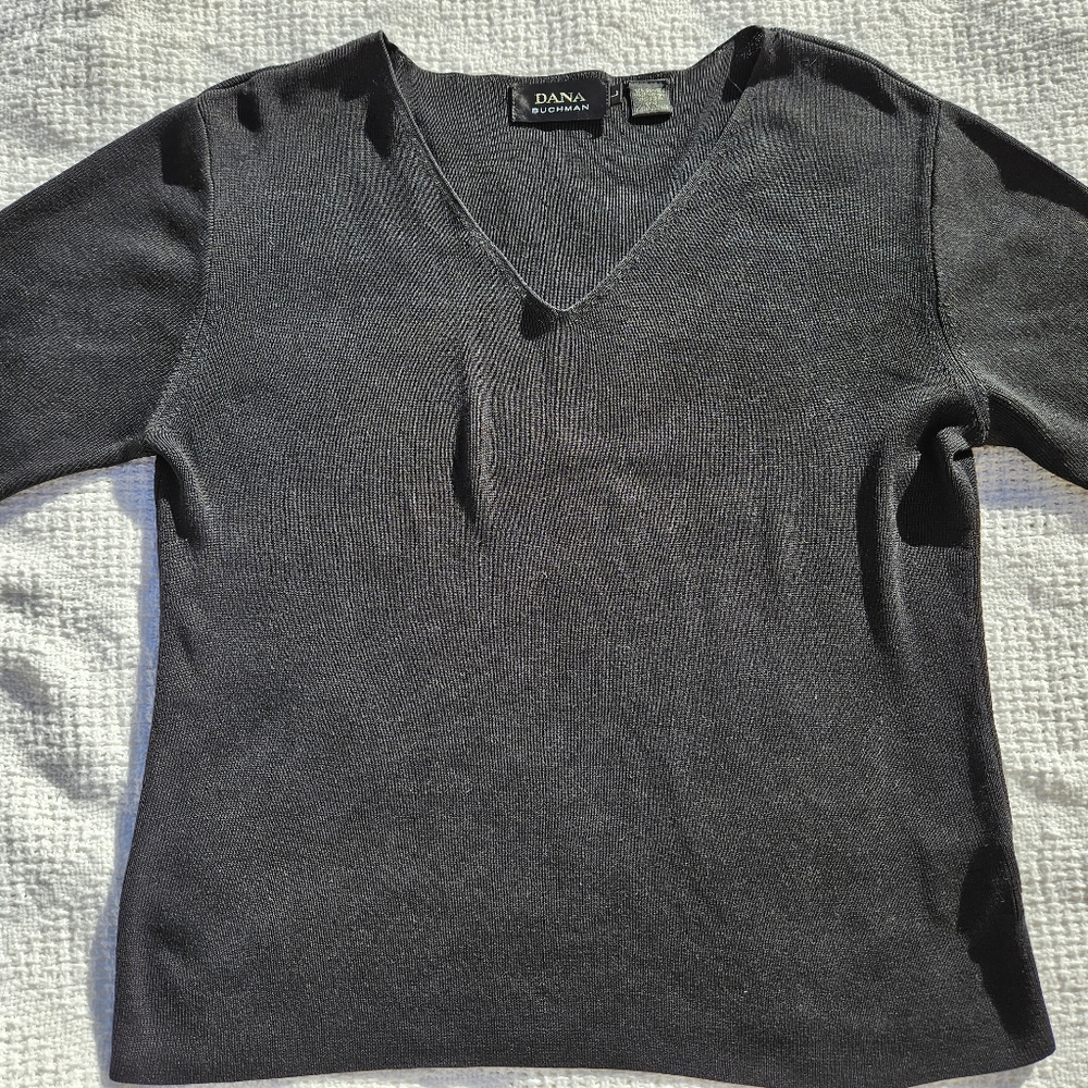 Dana Buchman Women's Shirt Black 100% Silk Short Sleeve Ribbed LARGE V-Neck